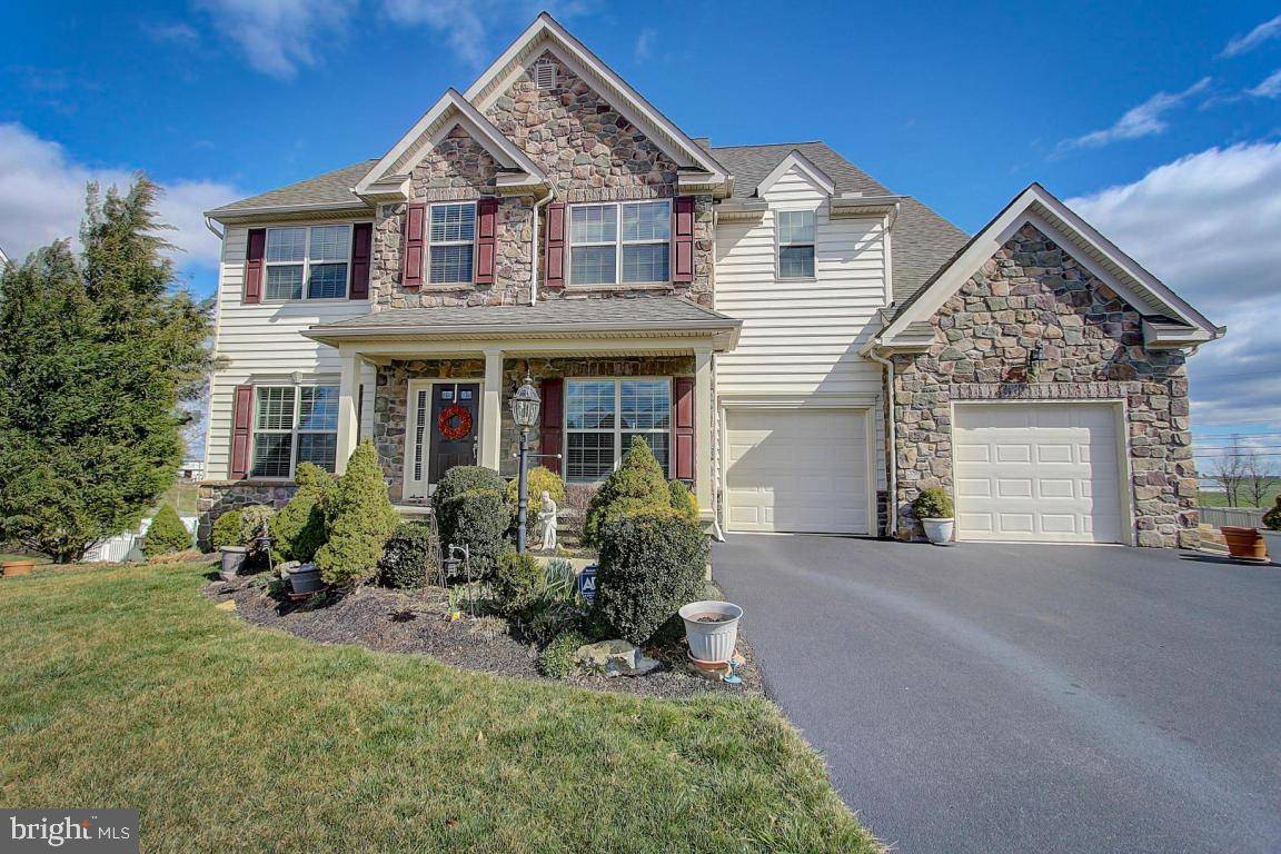 Leola, PA 17540,324 WILLOW DELL LN