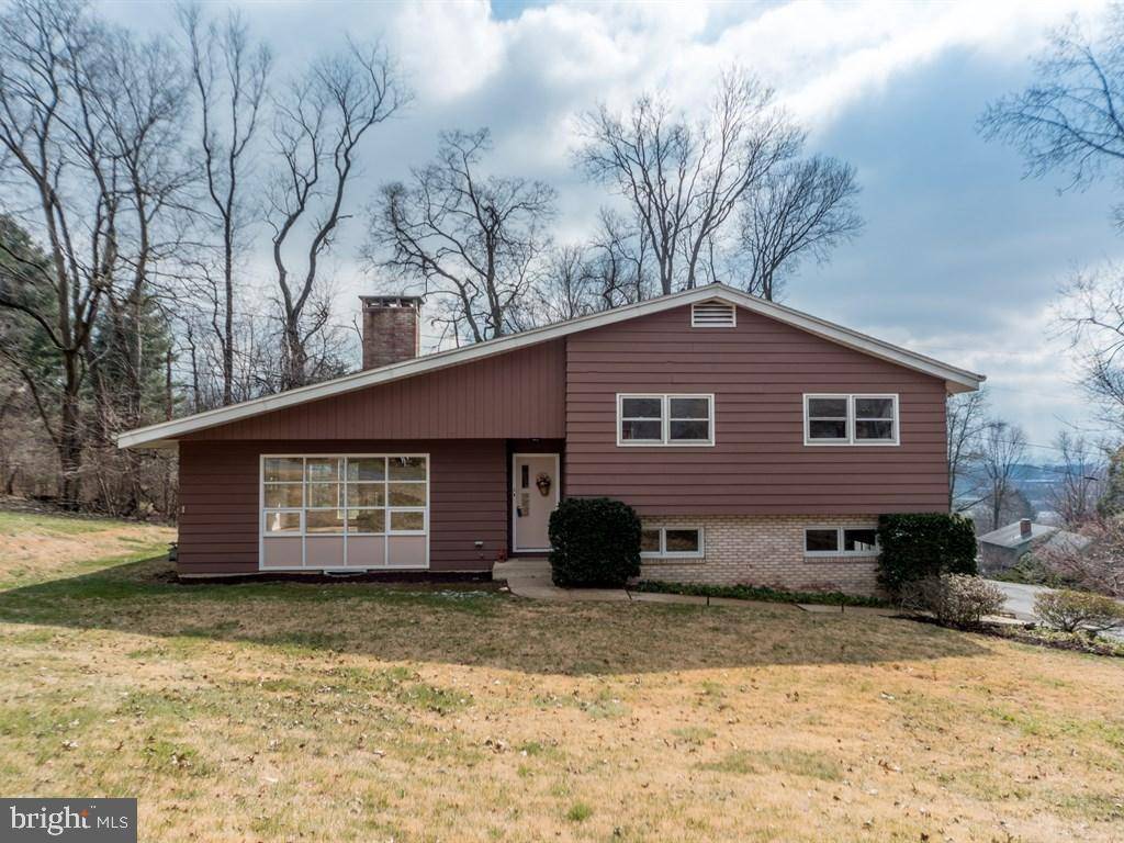 Lancaster, PA 17601,825 HILLAIRE RD