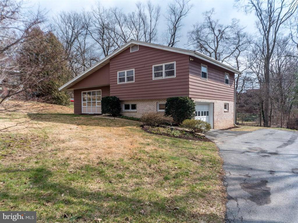 Lancaster, PA 17601,825 HILLAIRE RD