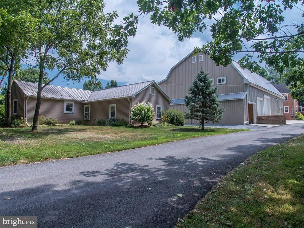 Manheim, PA 17545,1513 PICNIC GROVE RD