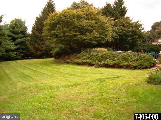 Jacobus, PA 17407,6483 OAKWOOD CT