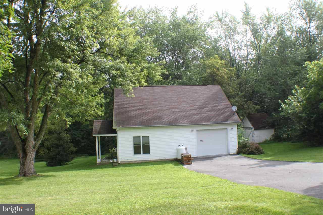 Stewartstown, PA 17363,3955 SHANGRI LA RD