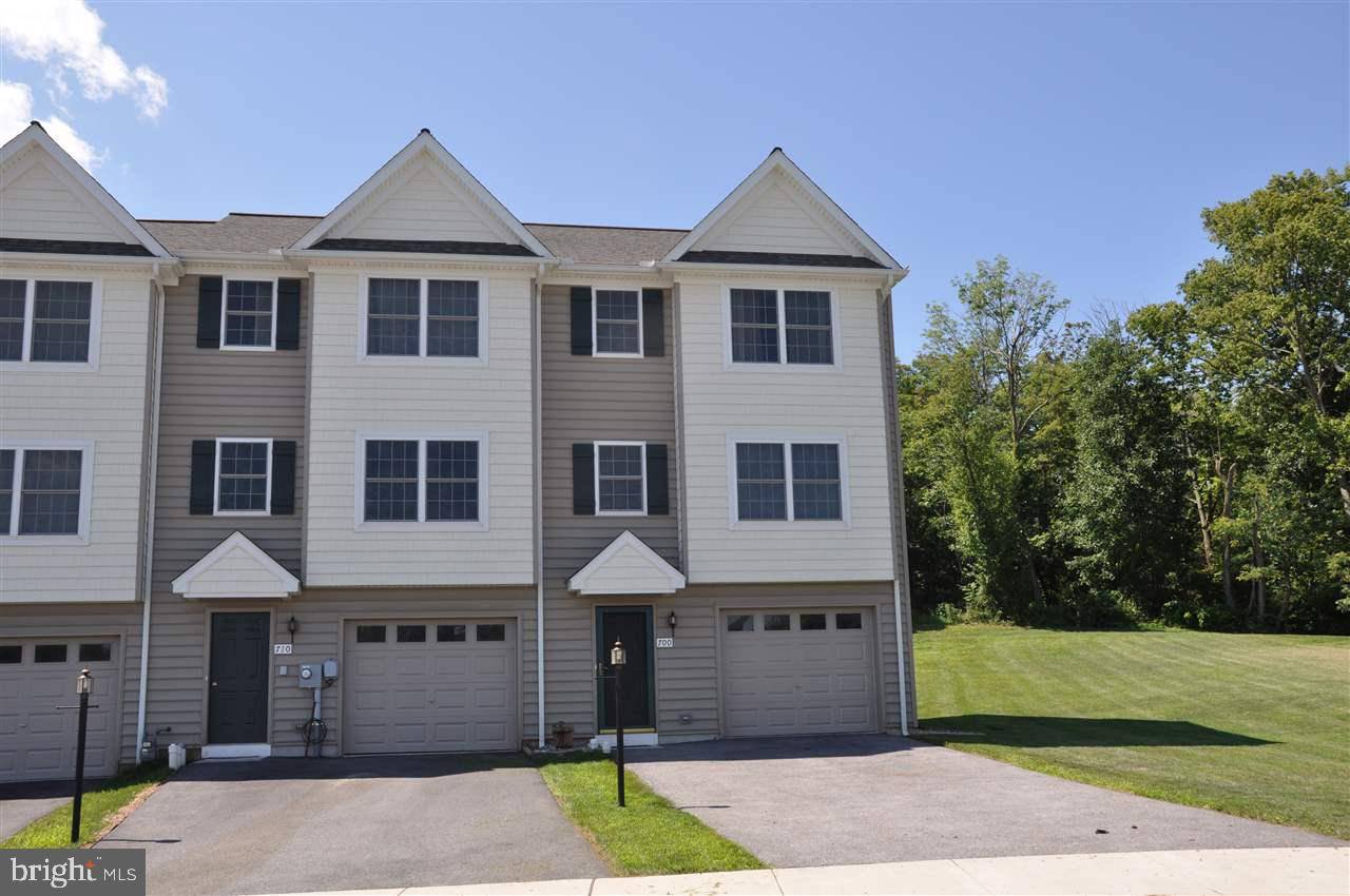 York, PA 17406,700 KENTWELL DR