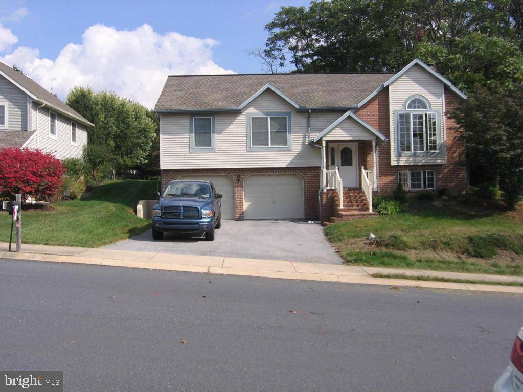 Ephrata, PA 17522,143 WINDSOR DR