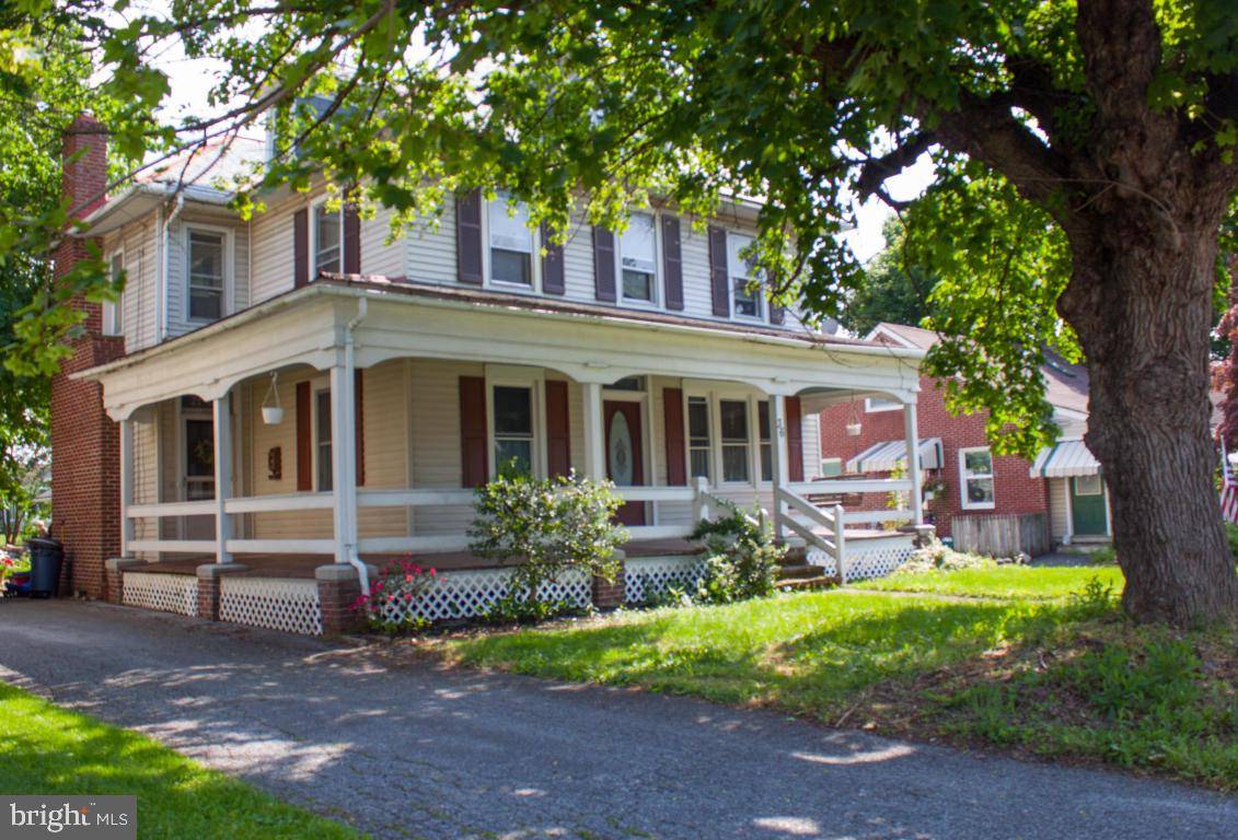 Leola, PA 17540,36 W MAIN ST