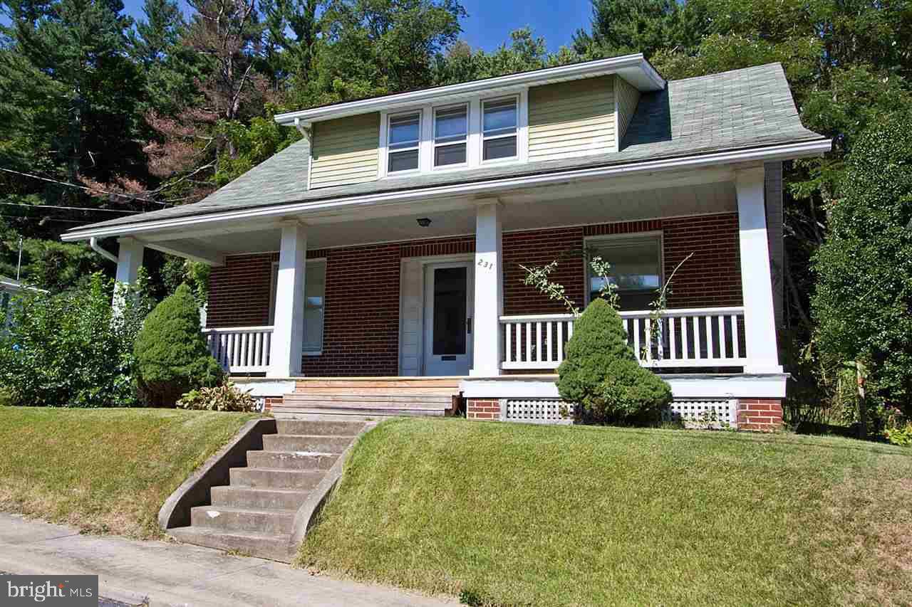 Glen Rock, PA 17327,231 HANOVER ST