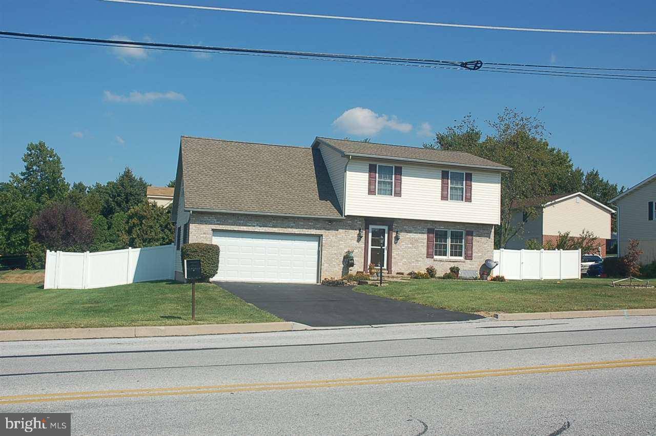 Hanover, PA 17331,225 CLOVER LN