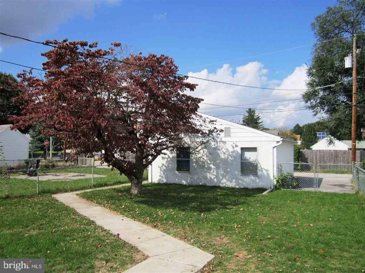 York, PA 17404,2037 W PHILADELPHIA ST