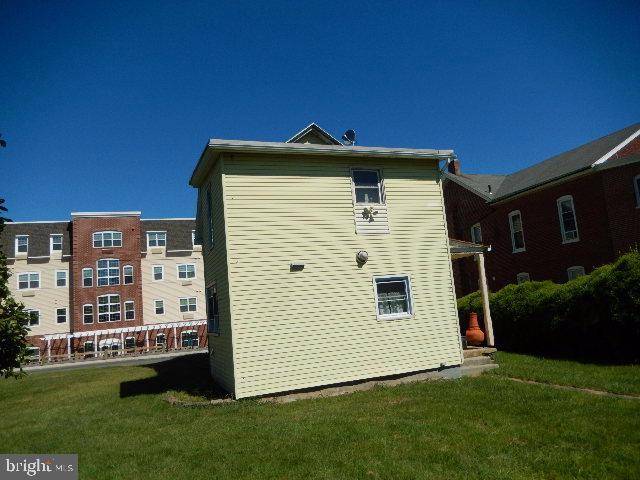 Ephrata, PA 17522,135 N STATE ST