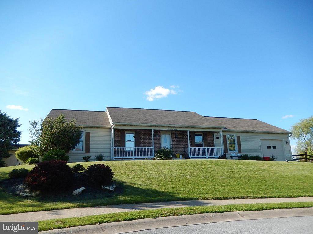 New Holland, PA 17557,327 DOGWOOD LN