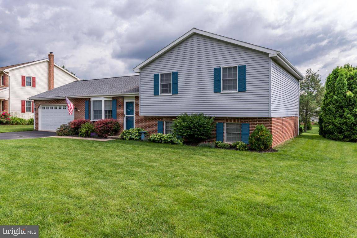 Ephrata, PA 17522,937 DAWN AVE