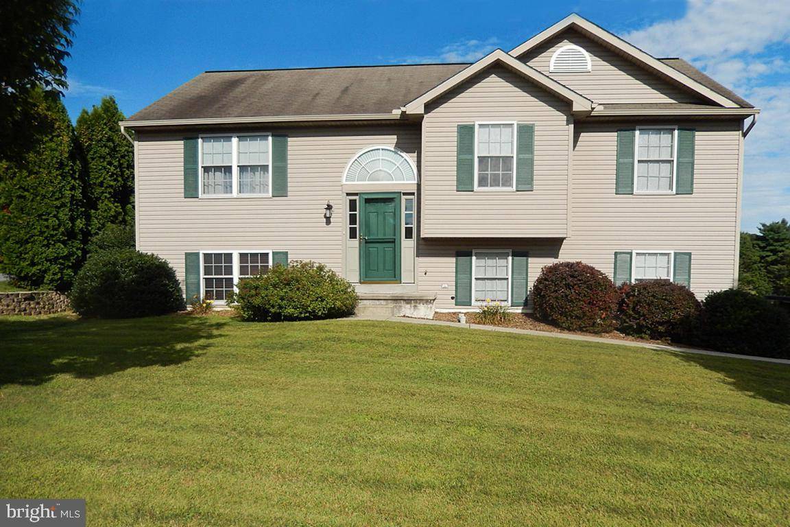 Manheim, PA 17545,633 MALLARD DR