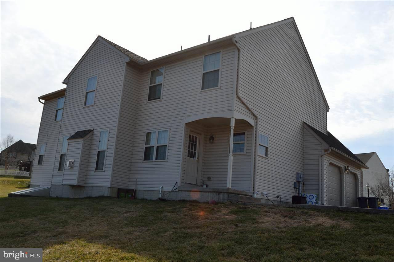 Jacobus, PA 17407,122 E GREENBRIAR DR