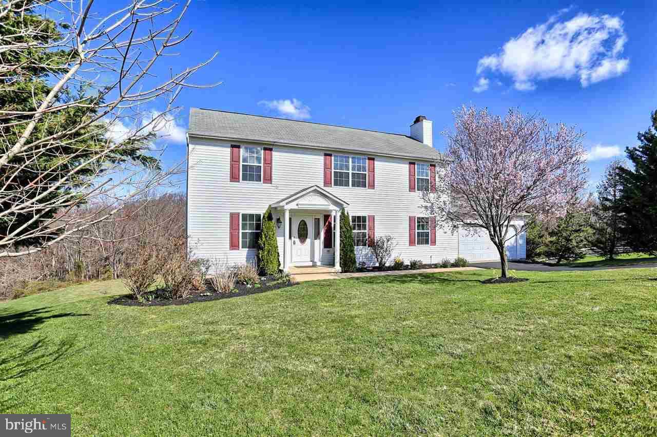 Stewartstown, PA 17363,221 COOL SPRING LN