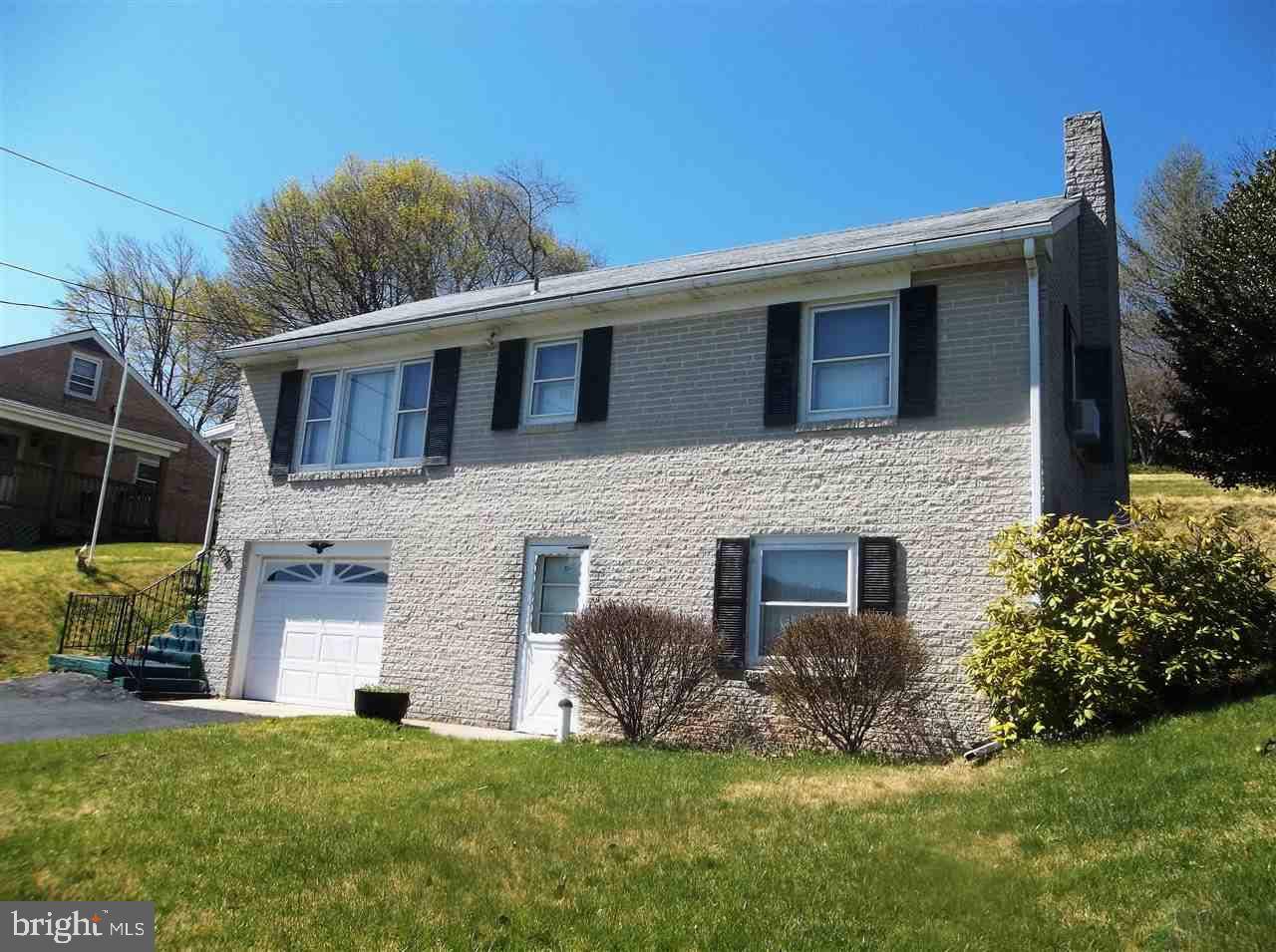 Glen Rock, PA 17327,192 PINE ST