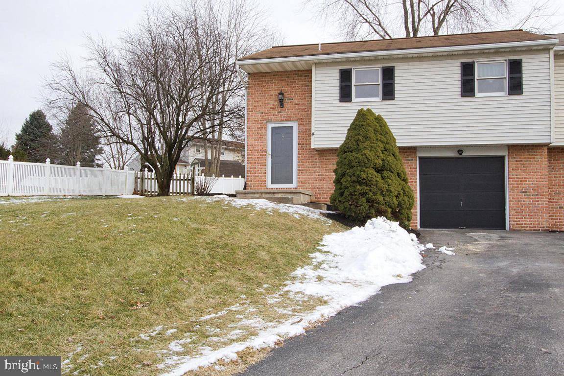 Stevens, PA 17578,4 SYCAMORE CIR