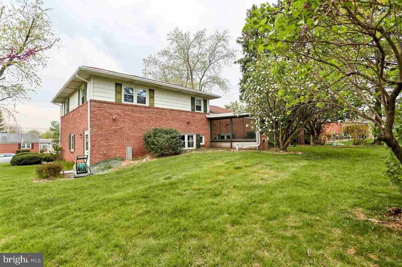 York, PA 17408,112 FARM VIEW DR