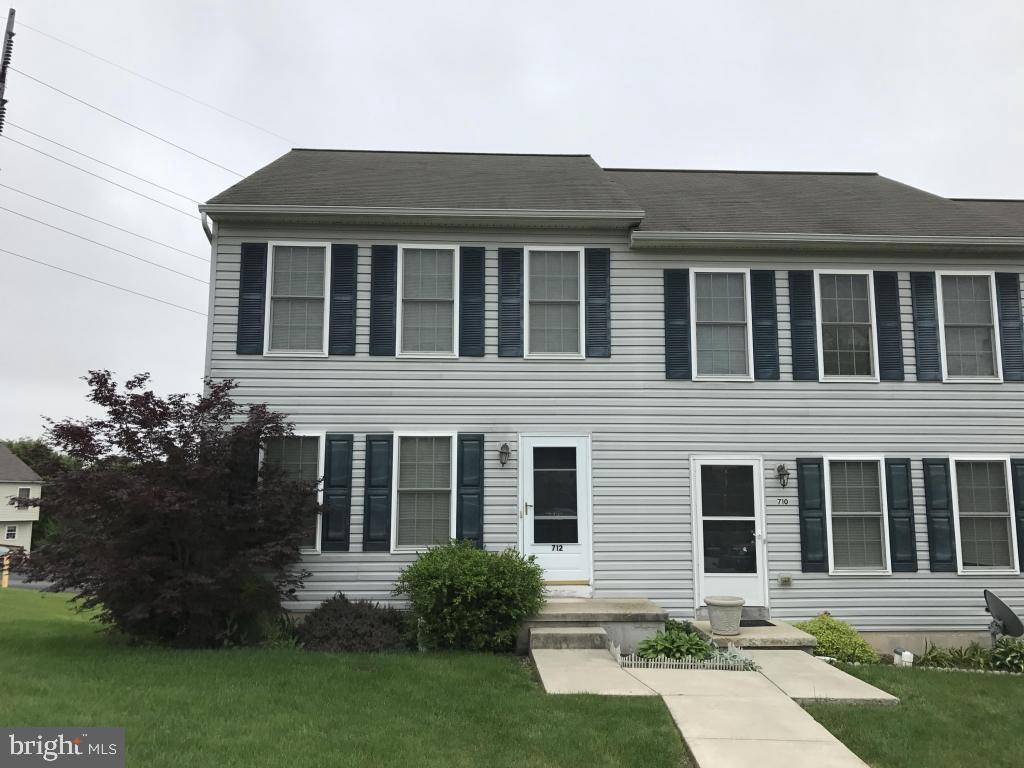 Mount Joy, PA 17552,712 KNOLL DR