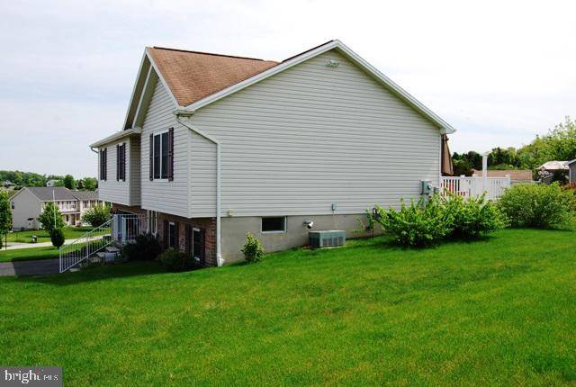 Stewartstown, PA 17363,236 SANDPATCH LN