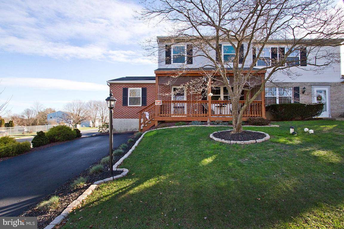 Lancaster, PA 17603,1071 MONTICELLO LN