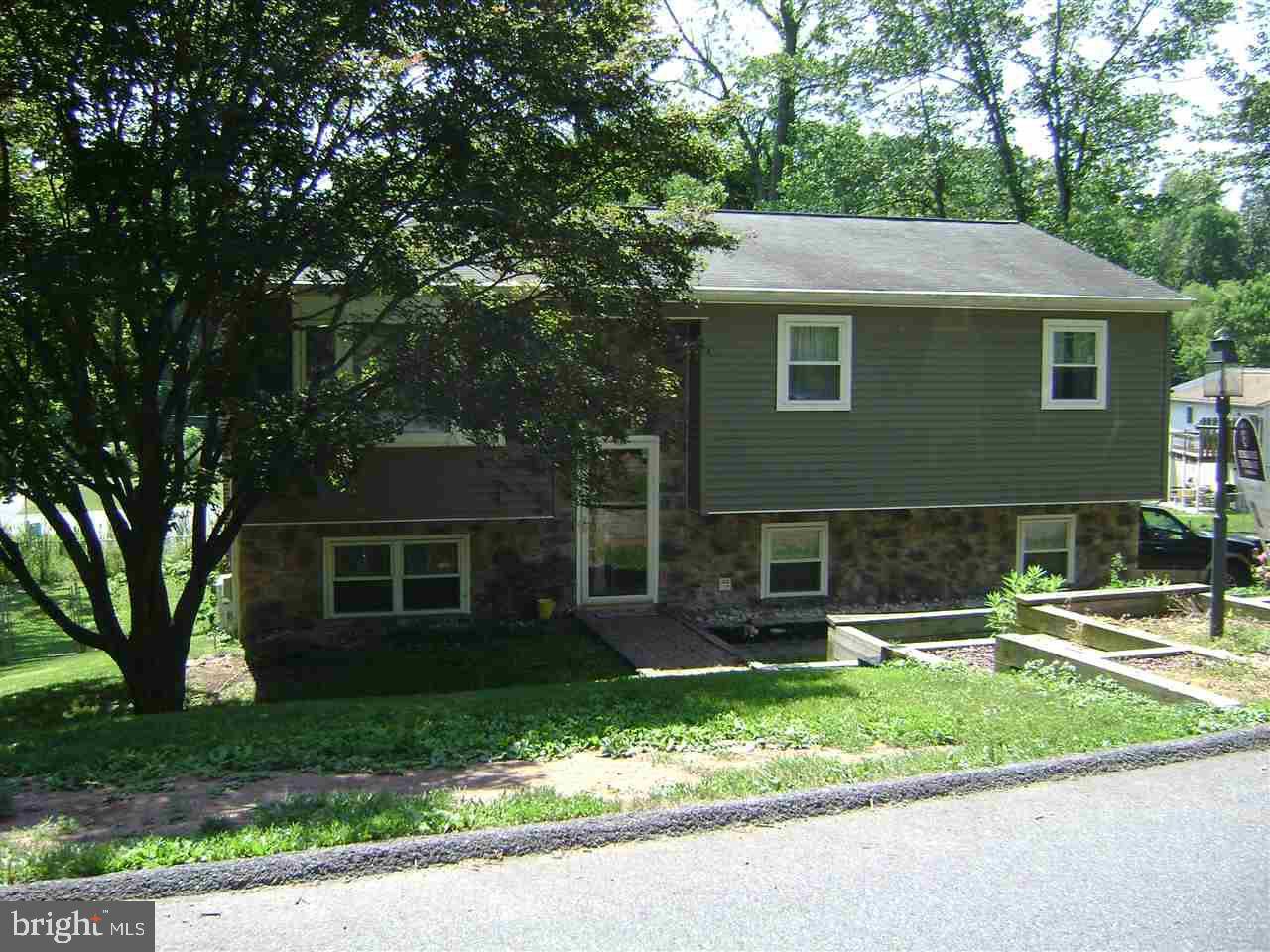 Etters, PA 17319,40 BLACK WALNUT DR