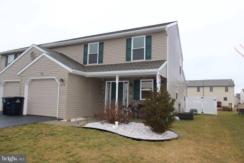 New Holland, PA 17557,572 DAISY DR