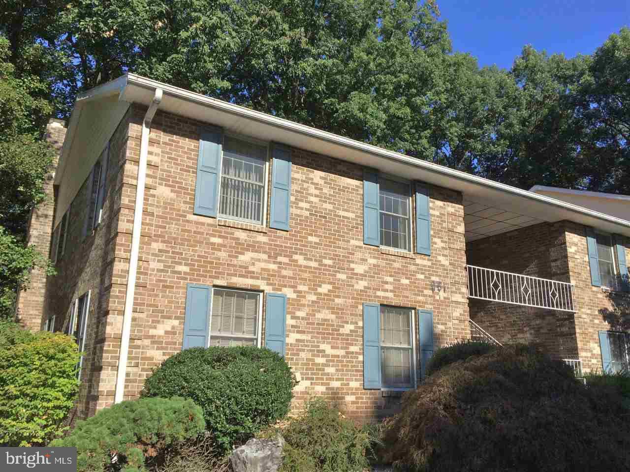 Hummelstown, PA 17036,951A INNSBRUCK DR