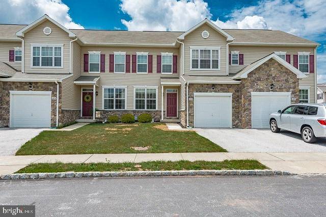 York, PA 17406,2202 LIVE OAK LN