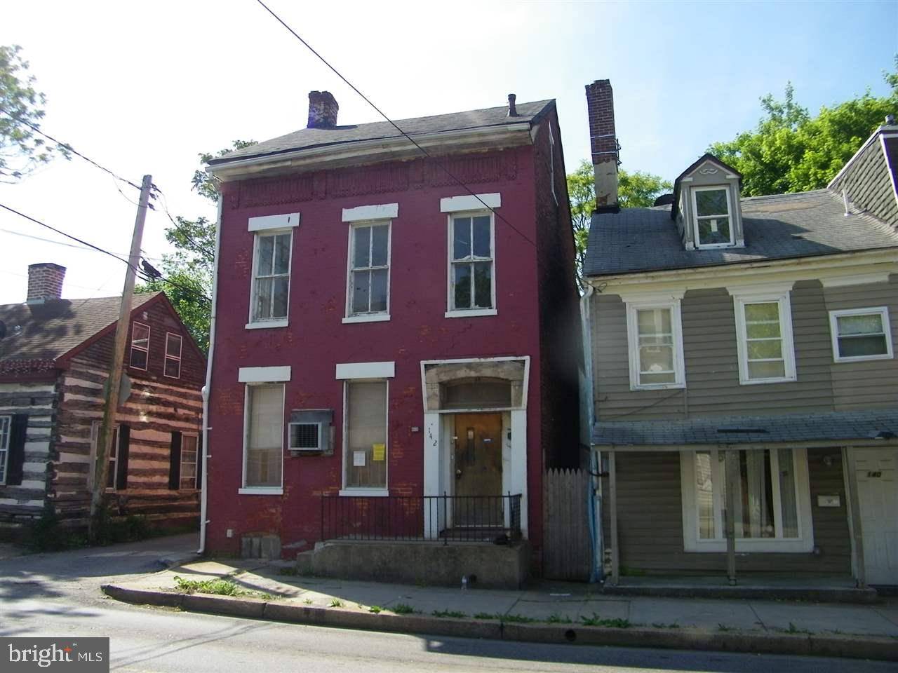 York, PA 17401,142 E COLLEGE AVE