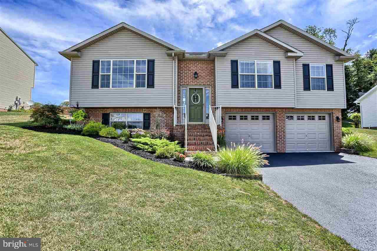 Hanover, PA 17331,19 MOUNTAIN ASH DR