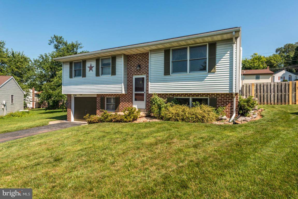 Ephrata, PA 17522,124 SHERRY CT