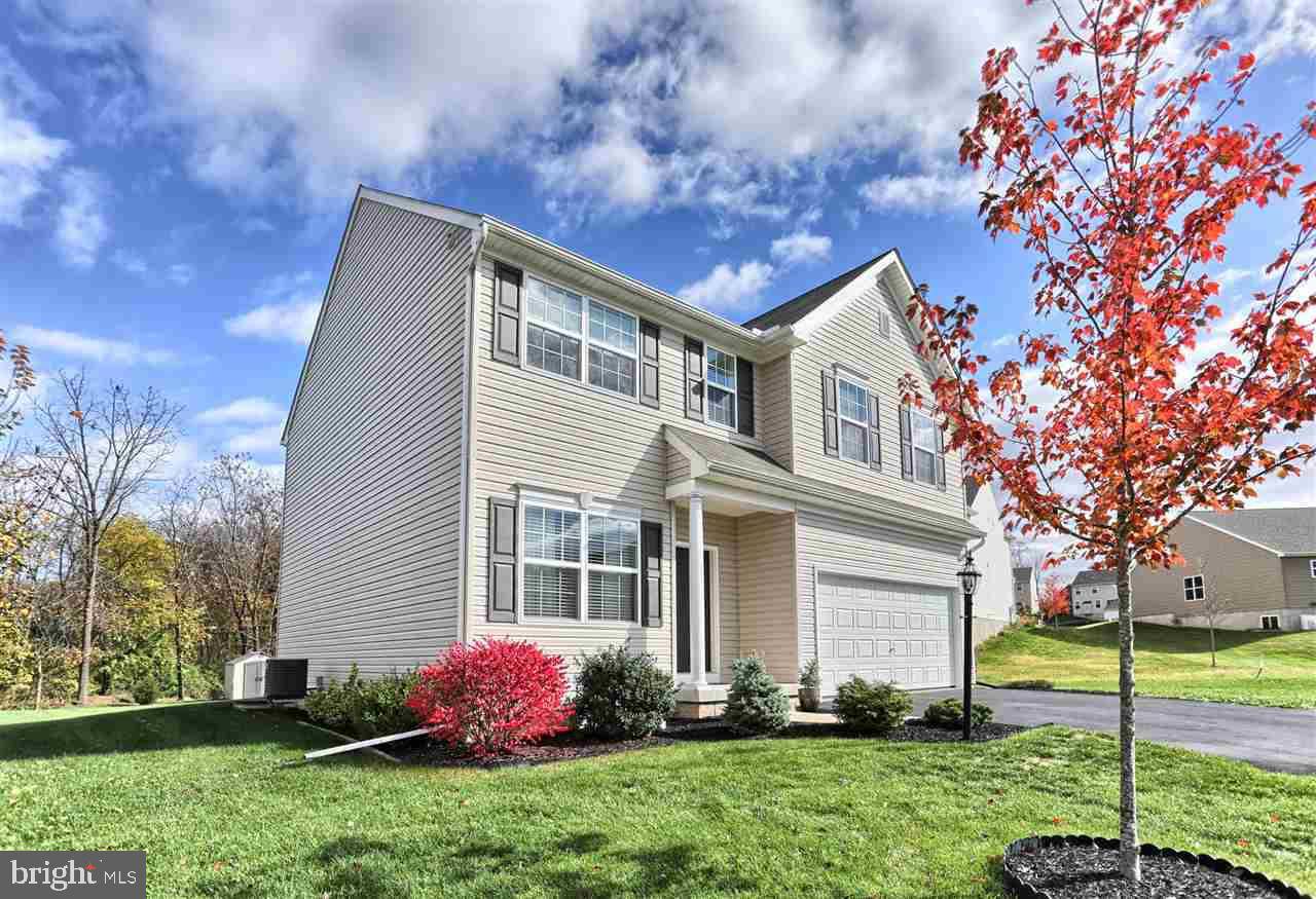 Middletown, PA 17057,293 RUNNING BOND DR