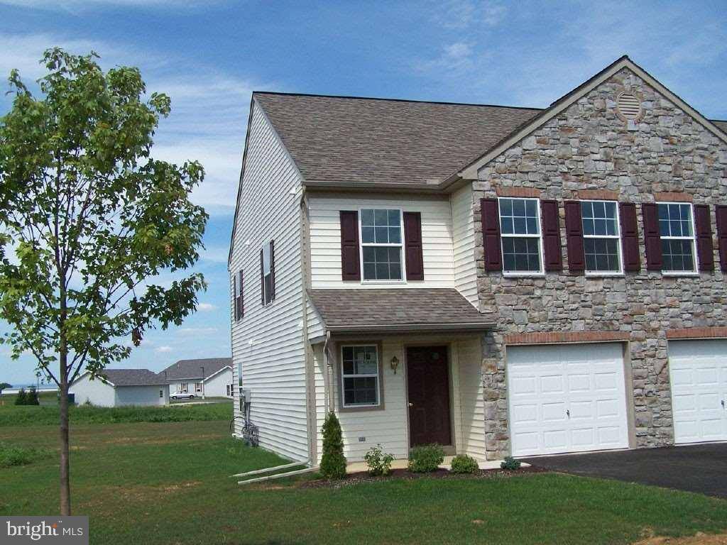 Palmyra, PA 17078,264 S VILLAGE CIR