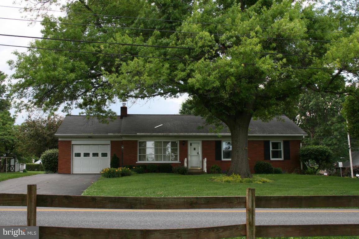 Lancaster, PA 17601,959 IVY DR