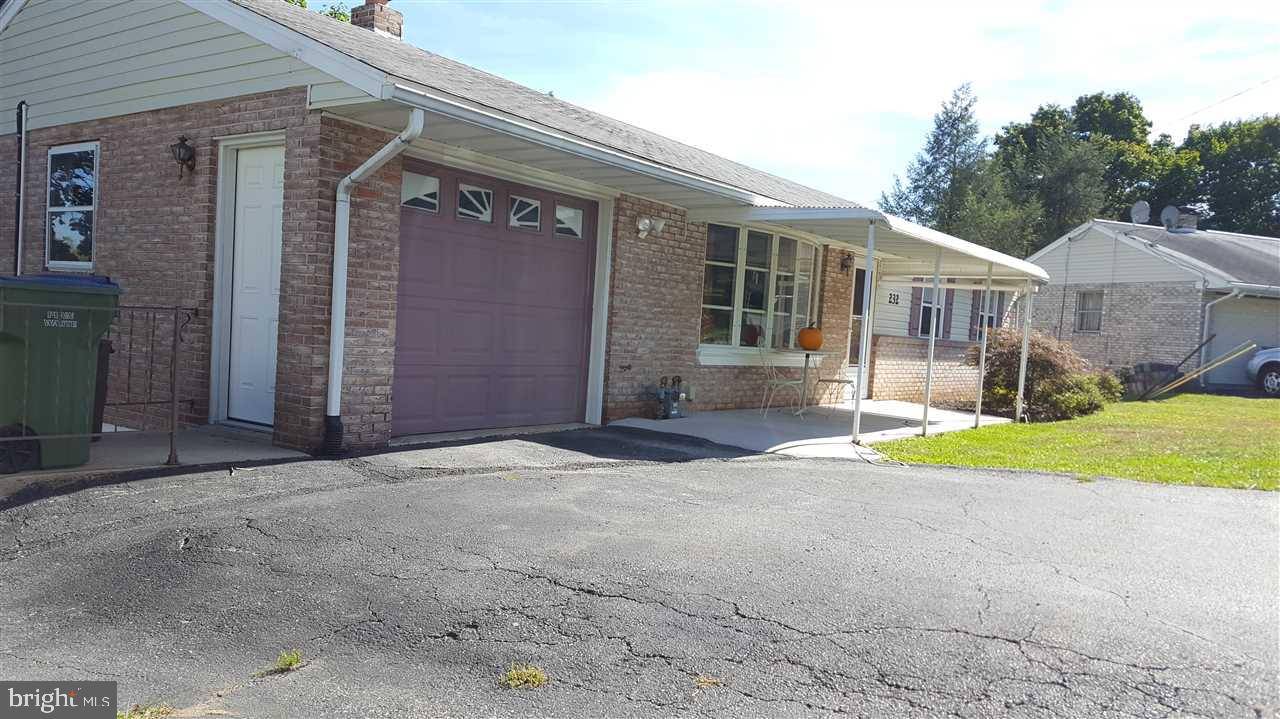 Jacobus, PA 17407,232 AMEDA DR