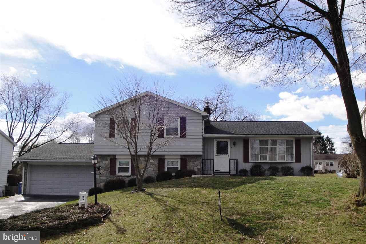 Mechanicsburg, PA 17055,16 MANOR DR