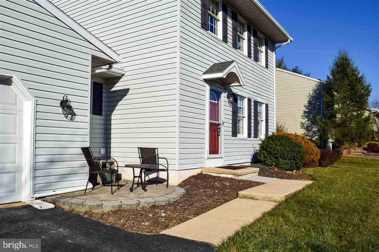 Dallastown, PA 17313,713 SAINT JOHNS PL