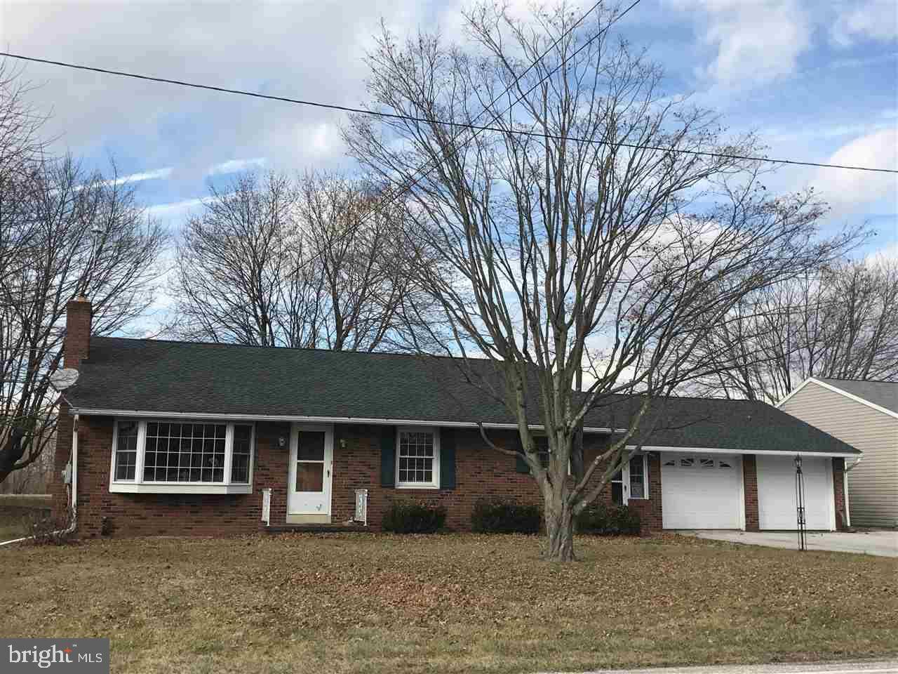 New Oxford, PA 17350,70 PINE LN