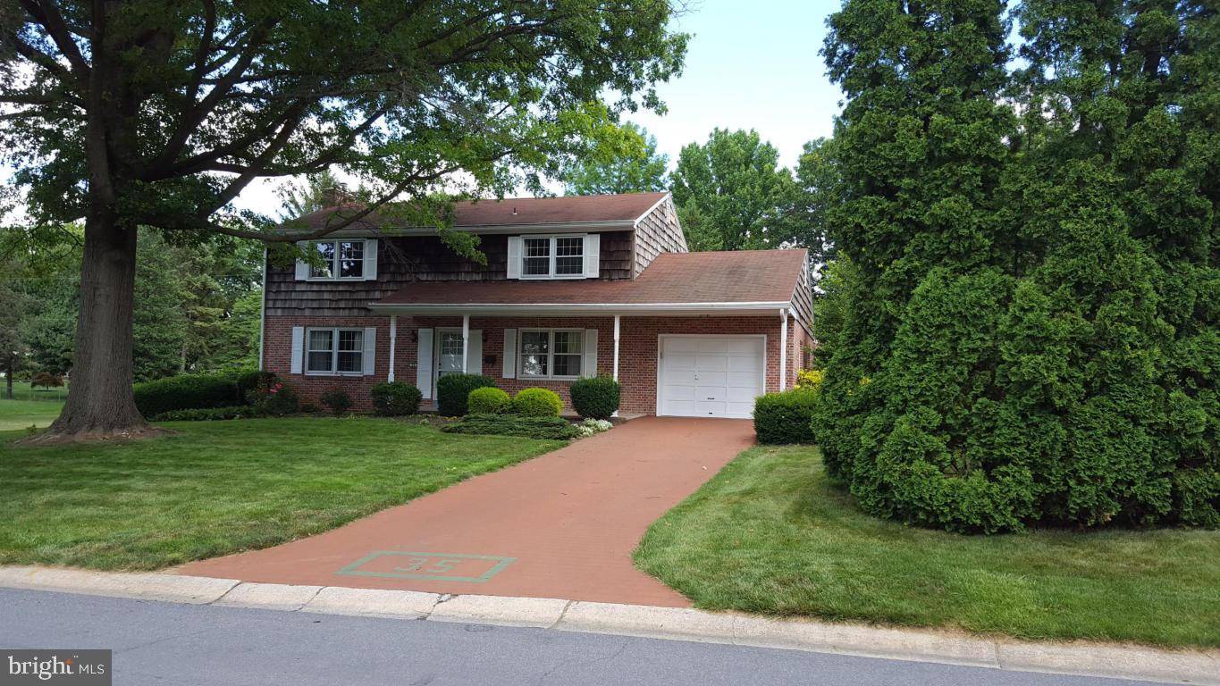 Leola, PA 17540,35 MEADOW VIEW DR