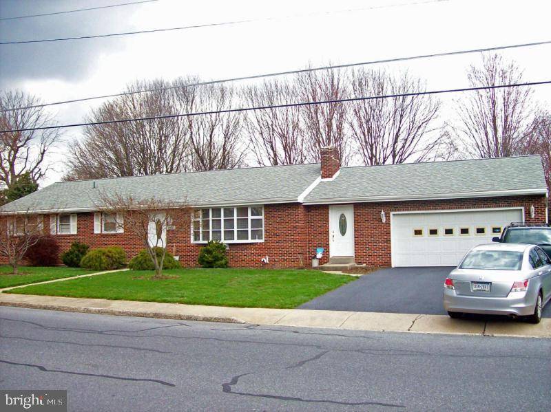 Ephrata, PA 17522,865 DAWN AVE