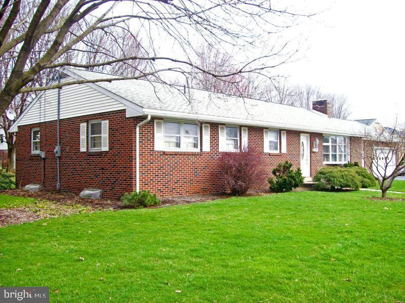 Ephrata, PA 17522,865 DAWN AVE