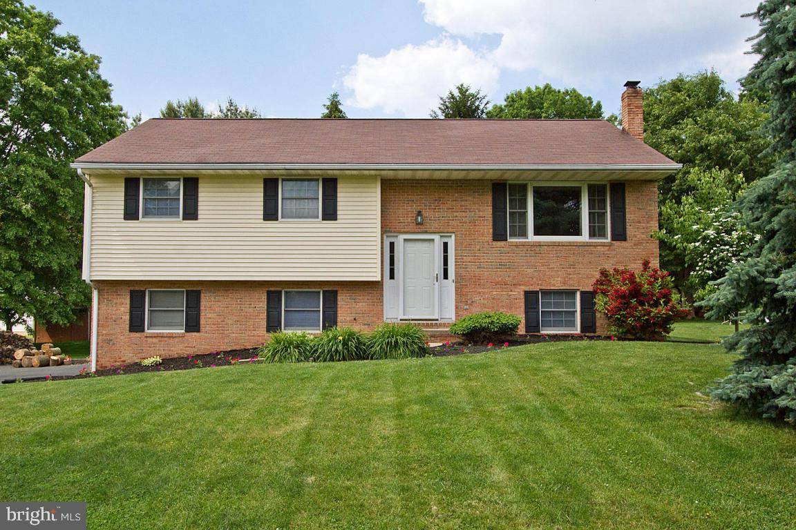 Lititz, PA 17543,812 SCOTT LN