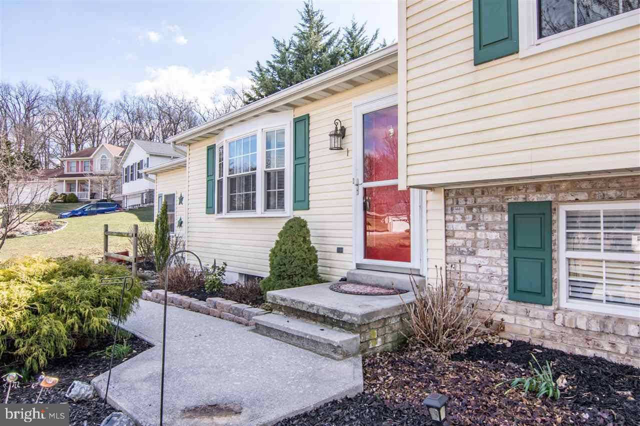 Hanover, PA 17331,1 IRIS CT