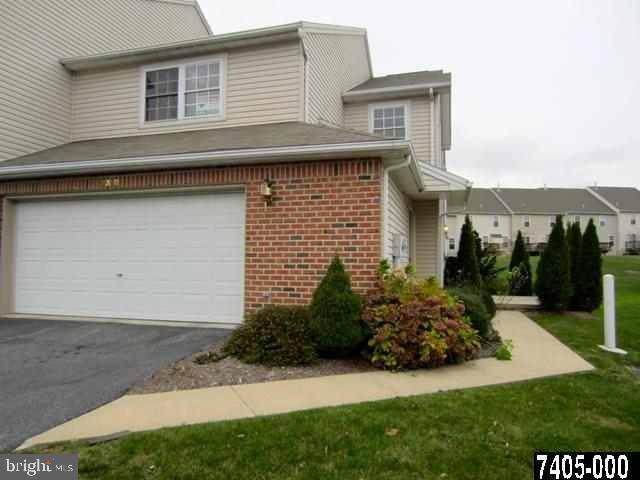 York, PA 17406,2320 SLATER HILL LN E