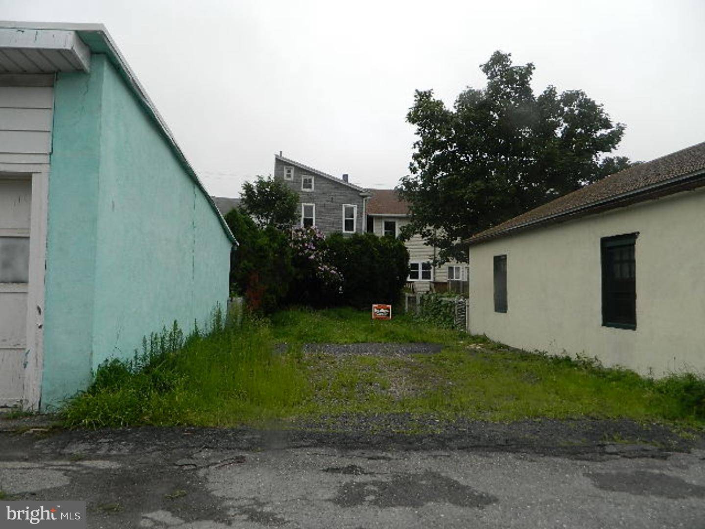 Tamaqua, PA 18252,208 PINE ST