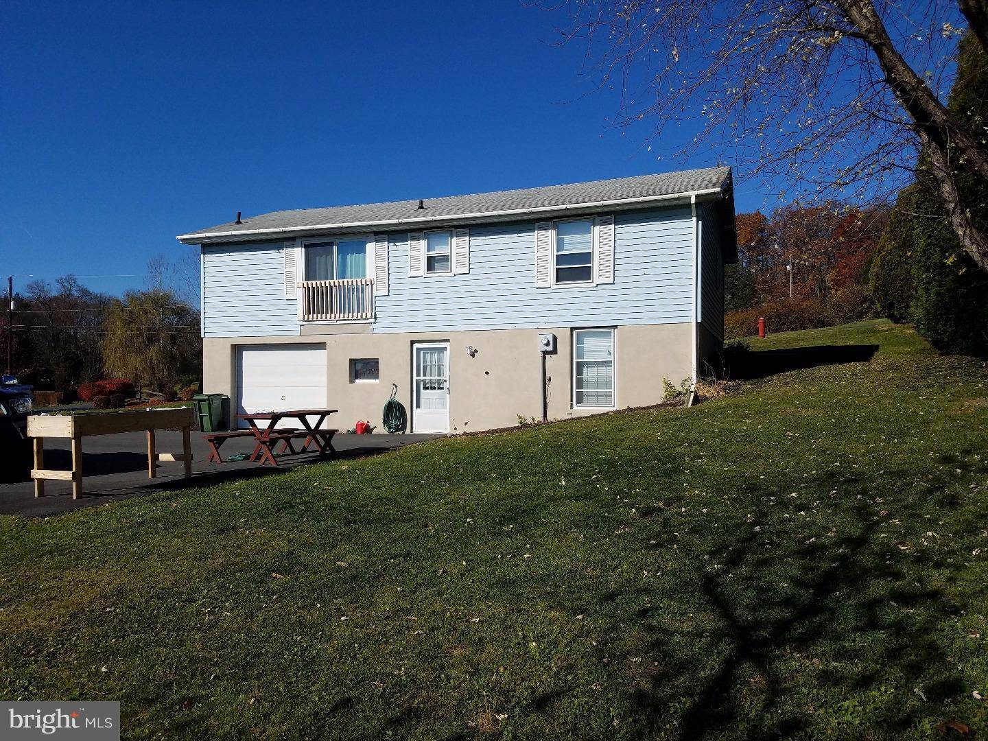 Pine Grove, PA 17963,404 4TH ST