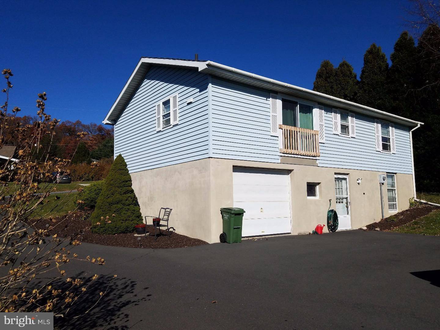 Pine Grove, PA 17963,404 4TH ST