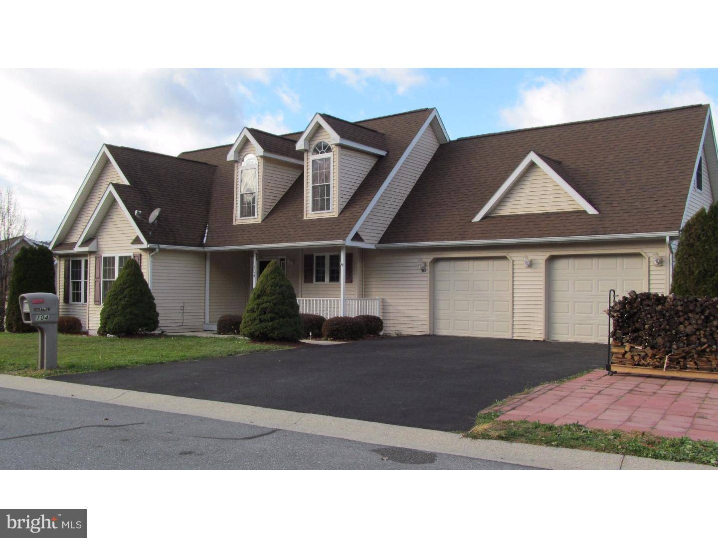 Orwigsburg, PA 17961,104 CHESTNUT RIDGE DR