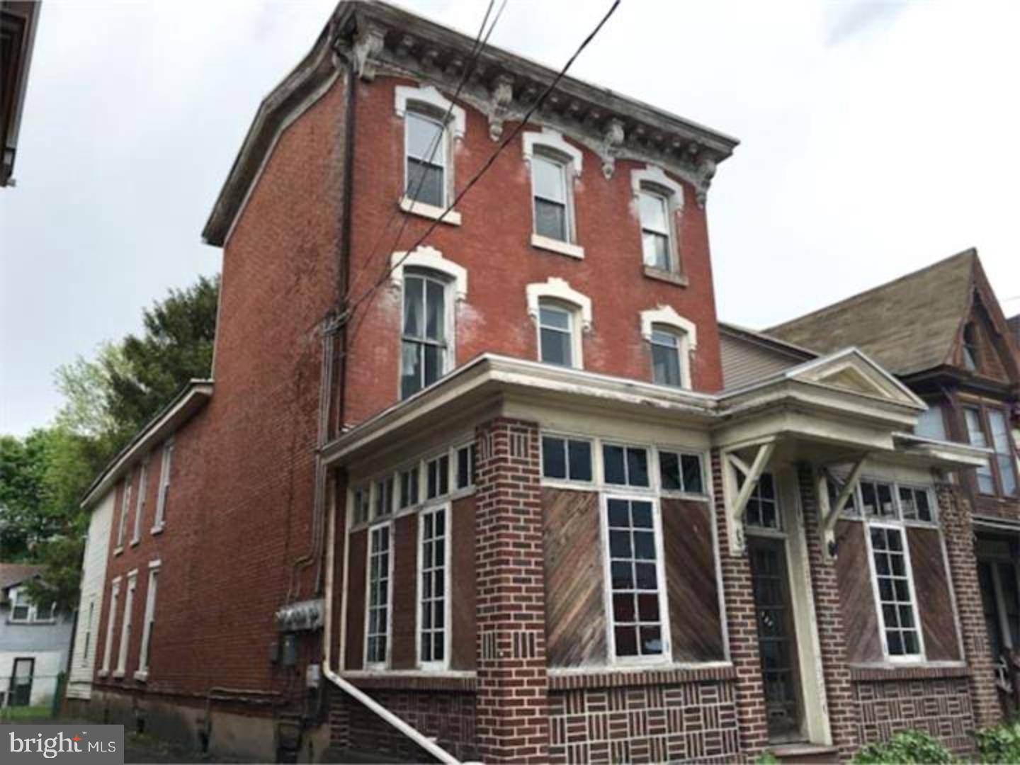 Tamaqua, PA 18252,137 PINE ST