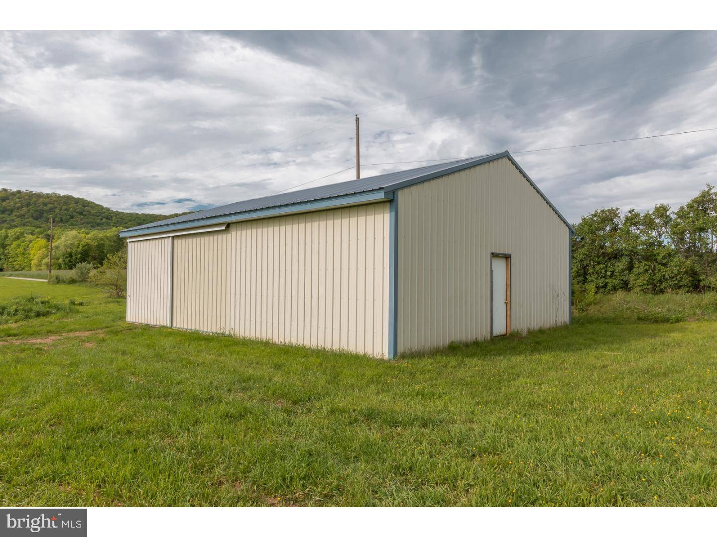 Pine Grove, PA 17963,997 MOUNTAIN RD